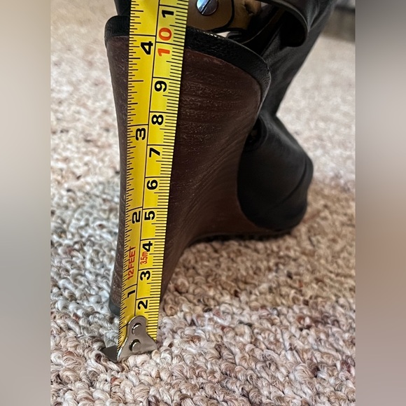 Coach Lindsey Wedges in Black. size 7.5. - Picture 4 of 6